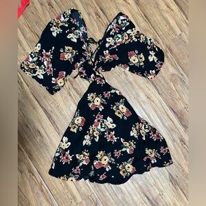 Illa Illa Womens Black Floral Dress FREE WITH PURCHASE